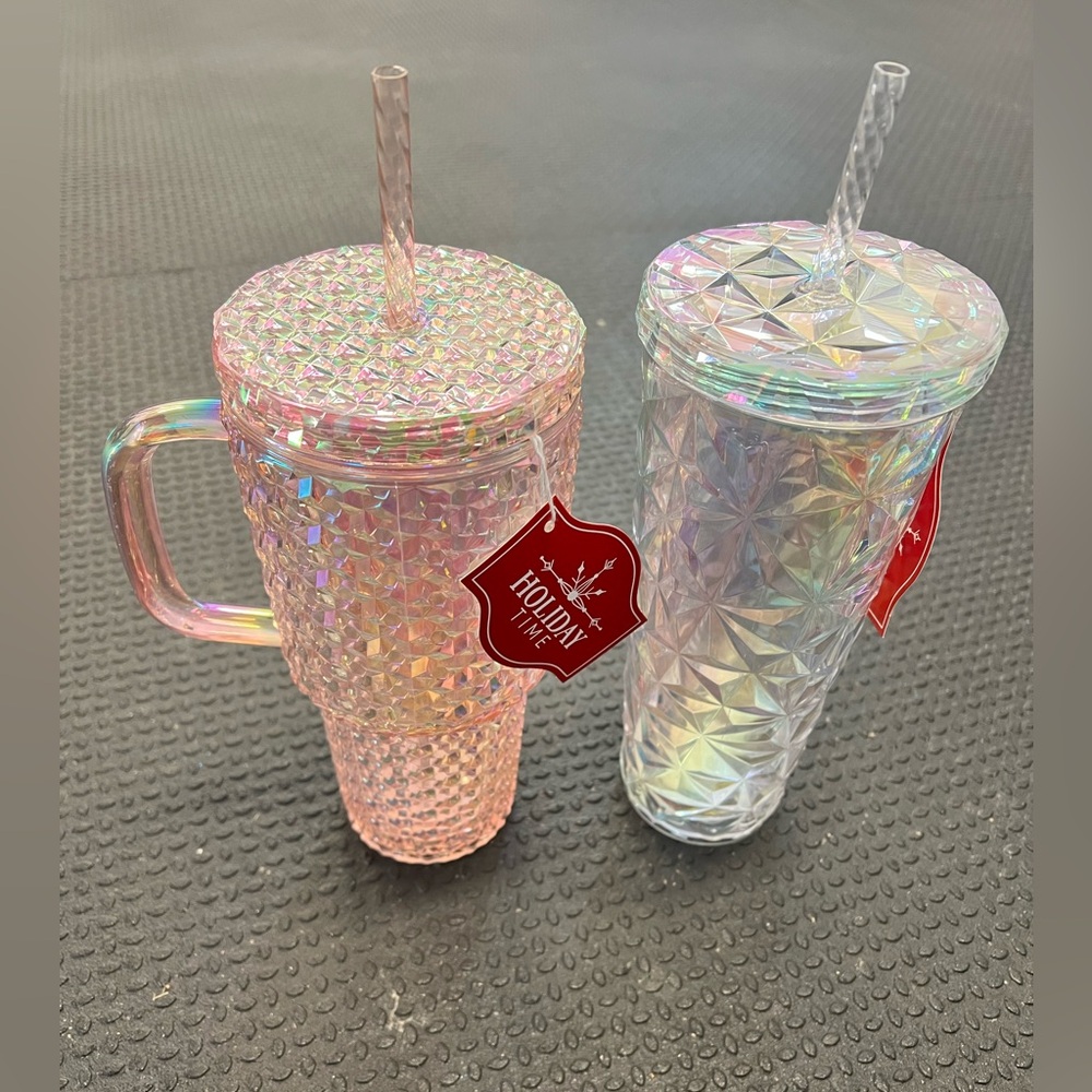 2 pack of cups Iridescent colors